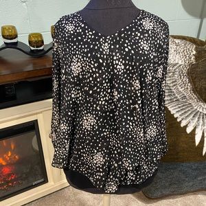 Apt 9 3/4 sleeve black and white top